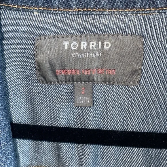 Torrid Denim Trucker Jacket Medium Wash - Picture 4 of 5